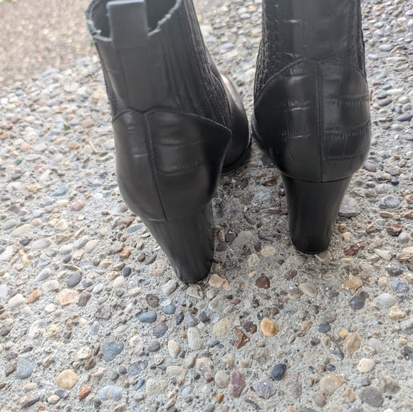 MARC FISHER BOOTIES. SIZE 9.5 - Picture 7 of 10
